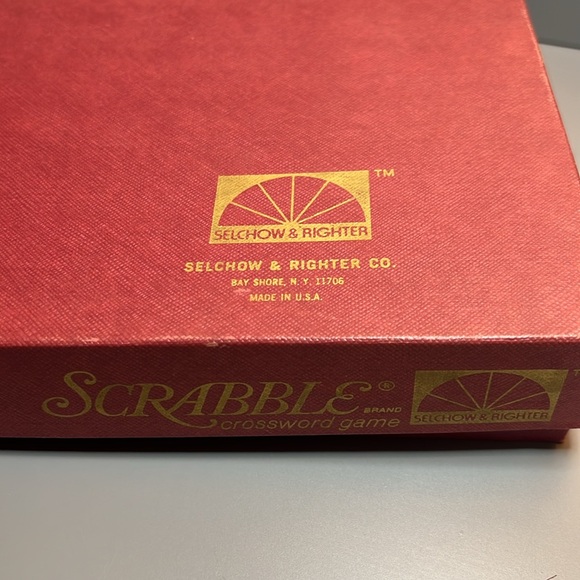 Vintage Scrabble Game by Selchow & Righter Co, 100 Tiles, Board, 4 Trays - Picture 7 of 7